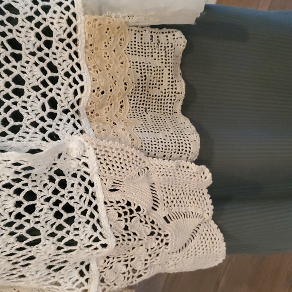 Blue Beth body crochet creams/white topper/vest duster knee/midi length boutique - Picture 4 of 14